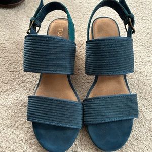 Toms Women’s Poppy Sandal Size 6